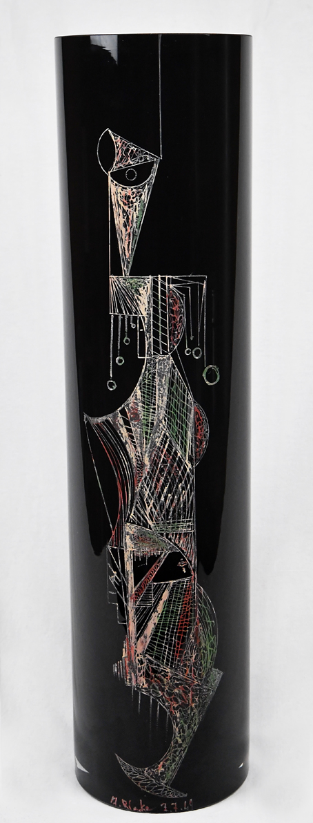 Vase de A. RIECKE de forme cylindrique  en verre coloré noir XX -ème 60 cm