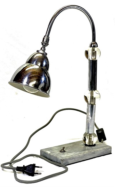 Lampe de bureau sur socle en marbre pied métallique et boules de verre Art Déco