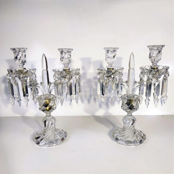 PAIRE DE GIRANDOLES  CHANDELIERS estampillé Baccarat Modèle Tors ou Bambou XXème