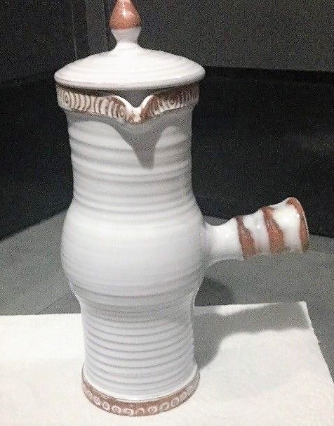 PORTANIER Gilbert (1926) Arcade 50 Vallauris  Pichet en faïence blanche vers 1960