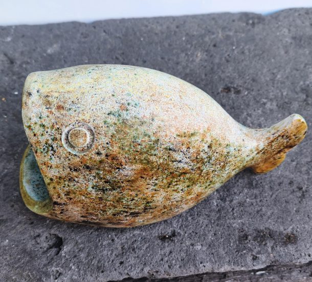 Bernard BUFFAT (XX-XXI) Pièce de forme  Baleine Céramique Monogrammée Circa 1960